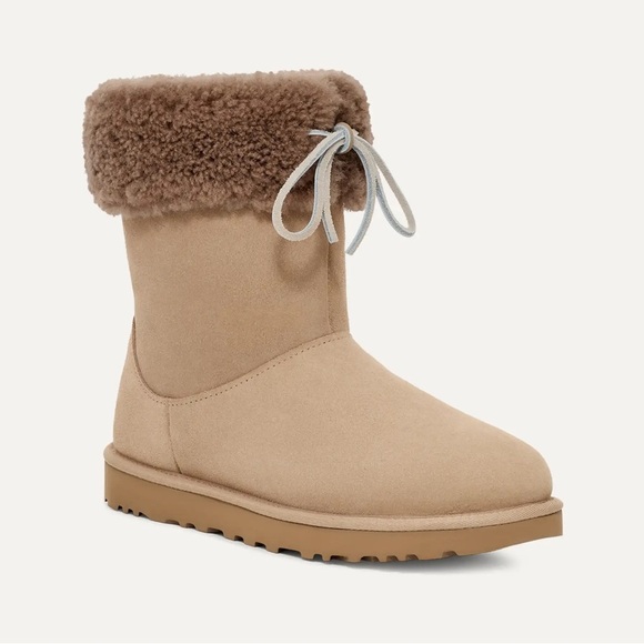 NWT UGG Shearling Boot - Picture 1 of 10